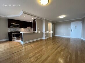 80 N Moore St in New York, NY - Building Photo - Building Photo