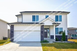 670 SE Drumlin Dr in Waukee, IA - Building Photo