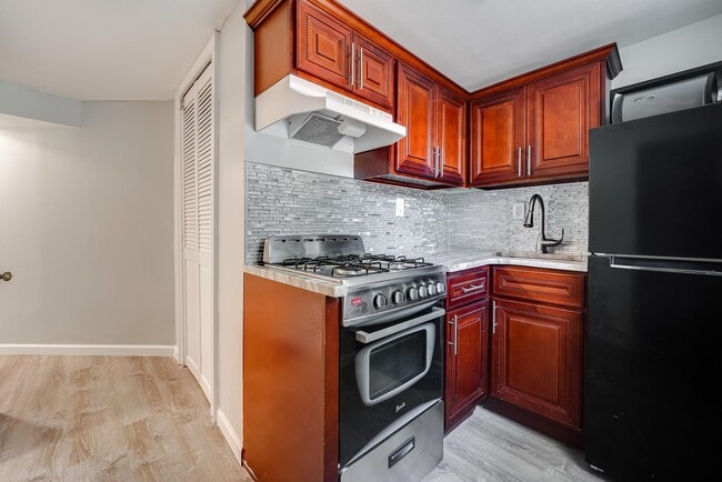 214 Olean Ave in Jersey City, NJ - Building Photo - Building Photo