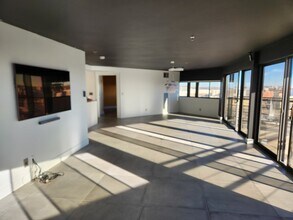 100 Park Ave W, Unit #1606 in Denver, CO - Foto de edificio - Building Photo