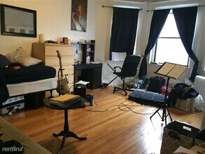 1111 Boylston St, Unit 44 in Boston, MA - Foto de edificio - Building Photo