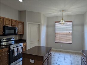 9818 White Barn Way in Riverview, FL - Building Photo - Building Photo