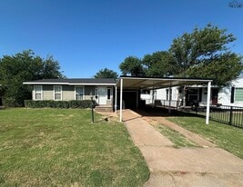 324 Westside Dr in Wichita Falls, TX - Building Photo