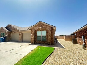 2013 Aberdeen Ave in Wolfforth, TX - Building Photo - Building Photo