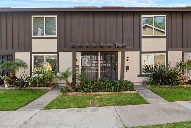 11104 Grant Way in Stanton, CA - Building Photo - Building Photo