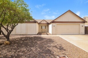 6528 W Grandview Rd in Glendale, AZ - Building Photo