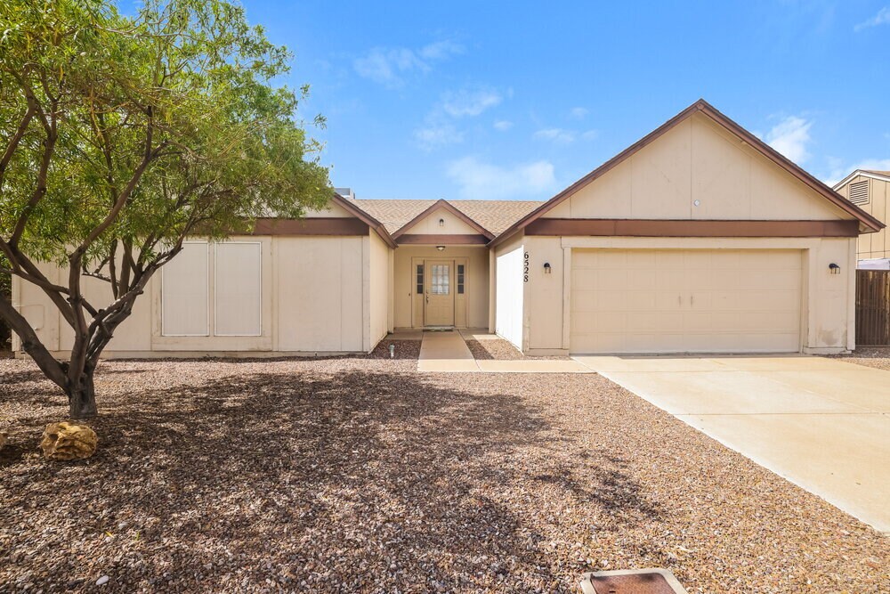 6528 W Grandview Rd in Glendale, AZ - Foto de edificio