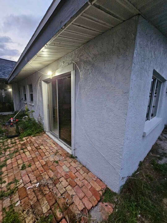 2312 Britannia Rd, Unit britannia in Sarasota, FL - Building Photo