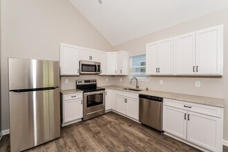 200 Willowridge Ln in Odenville, AL - Building Photo - Building Photo