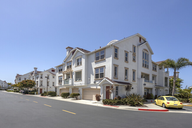 Windward in Oceanside, CA - Building Photo - Building Photo