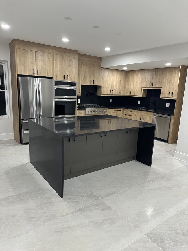 3501 W Ox Rd in Fairfax, VA - Building Photo - Building Photo