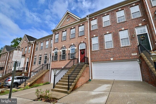 8240 Gunston Commons Way in Lorton, VA - Foto de edificio - Building Photo
