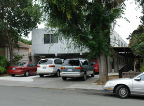 920 Kentucky St in Vallejo, CA - Building Photo - Building Photo