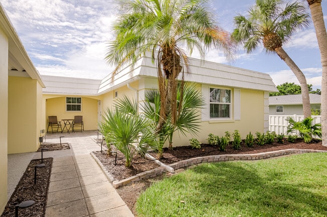 5912 Driftwood Ave in Sarasota, FL - Building Photo - Building Photo