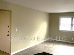 506 E Locust St in Normal, IL - Building Photo - Building Photo