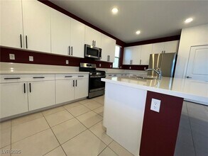 612 Emerson Creek Ct in North Las Vegas, NV - Building Photo - Building Photo
