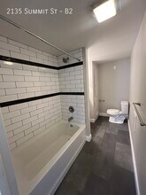 2135 Summit St-Unit -B2 in Columbus, OH - Building Photo - Building Photo