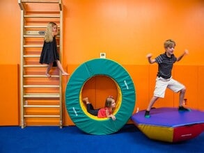 251 Dekalb in King of Prussia, PA - Foto de edificio - Building Photo