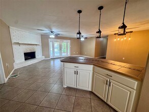 345 Rachal Ave in Bridge City, TX - Building Photo - Building Photo