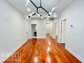 4010 W Warwick Ave, Unit #1 in Chicago, IL - Building Photo - Building Photo