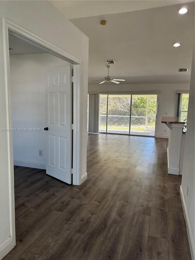 3109-3110 10th St W in Lehigh Acres, FL - Building Photo - Building Photo