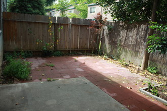 1880 Humboldt Rd in Chico, CA - Building Photo - Building Photo