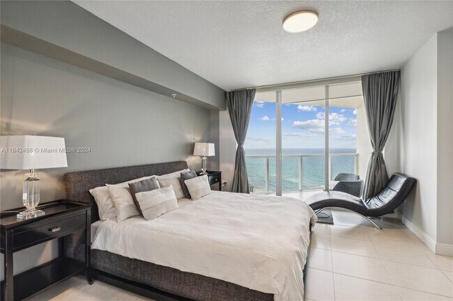 16699 Collins Ave, Unit 1904 in Sunny Isles Beach, FL - Building Photo - Building Photo