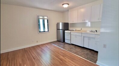 1225 St Clair Ave in St. Paul, MN - Building Photo - Building Photo