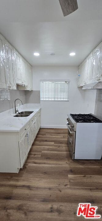 property at 2641 S La Salle Ave