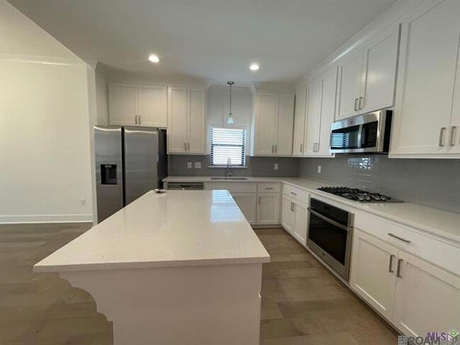 9905 Stone Water Dr in Baton Rouge, LA - Foto de edificio - Building Photo