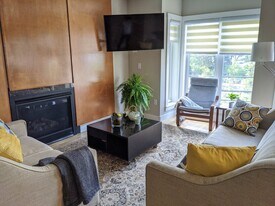42 Bay State Rd, Unit 2 in Cambridge, MA - Building Photo