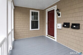 687 Hallett St in Bridgeport, CT - Building Photo - Building Photo