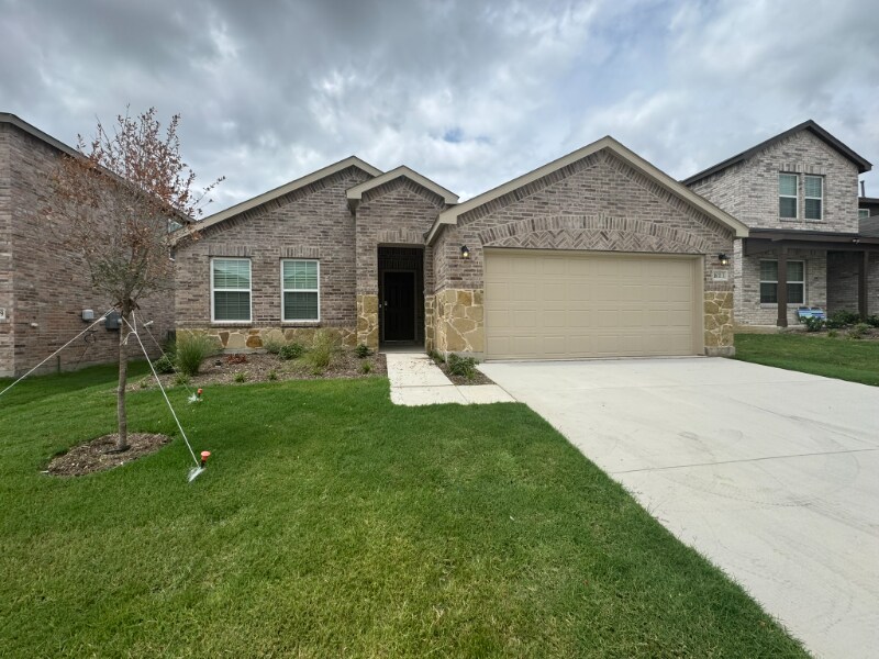 16113 Isles Dr in Haslet, TX - Building Photo