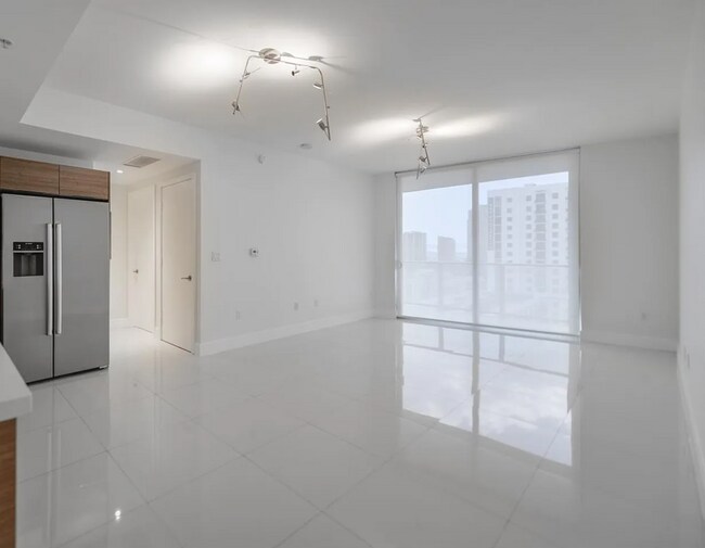 1010 SW 2nd Ave, Unit 1410 in Miami, FL - Building Photo - Building Photo