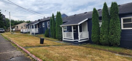 River Grove in Astoria, OR - Building Photo - Building Photo