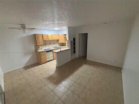 610 NE 12th Ave in Fort Lauderdale, FL - Building Photo