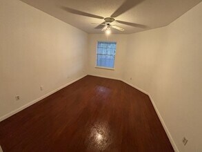 10725 Braes Bend Dr in Houston, TX - Building Photo - Building Photo