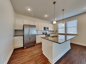 3881 Chivalry Dr in Douglasville, GA - Foto de edificio - Building Photo