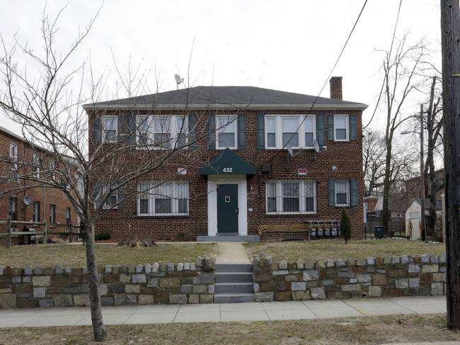 432 33rd St SE in Washington, DC - Foto de edificio - Building Photo