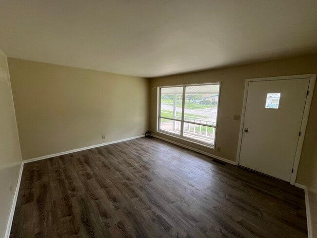 1923 Beverly Ct in Anderson, IN - Foto de edificio - Building Photo