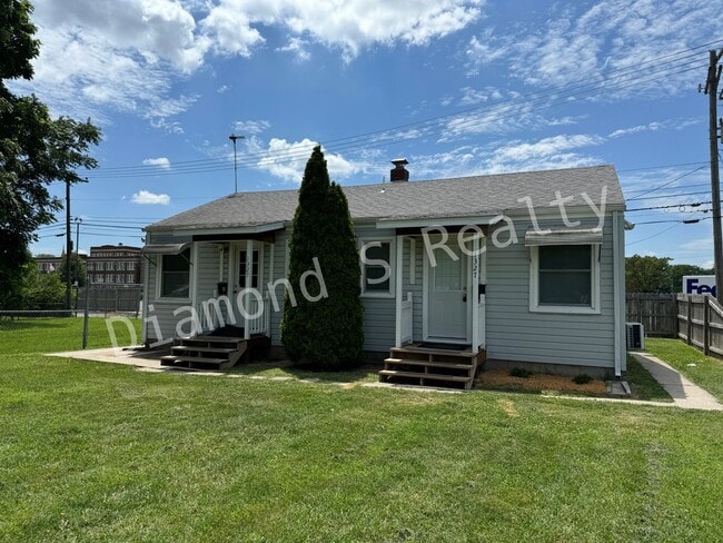 property at 1327 N Robberson Ave