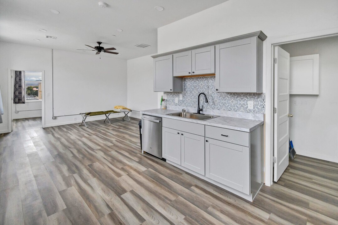 104 N Main St in Richfield, UT - Building Photo