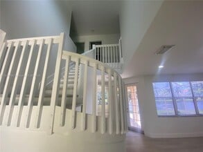 241 E Bayridge Dr in Weston, FL - Building Photo - Building Photo