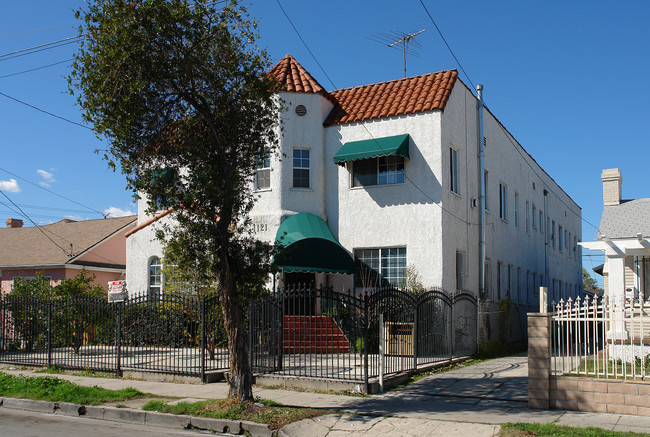 1121 Kenmore Ave in Los Angeles, CA - Building Photo - Building Photo