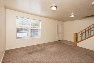 3155 S Hidden Valley Dr in Saint George, UT - Building Photo - Building Photo