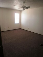 304 Chalmette Dr in Norman, OK - Building Photo - Building Photo