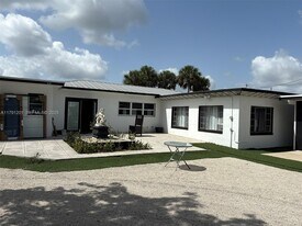 6003 S Indian River Dr in Fort Pierce, FL - Building Photo