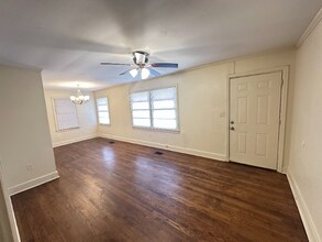 3679 Southland Dr in Jackson, MS - Foto de edificio - Building Photo