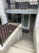 1110 4th St NE, Unit B in Washington, DC - Foto de edificio - Building Photo