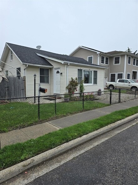 property at 30 Julian Pl